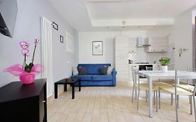 Cozy Vatican Flat With Courtyard